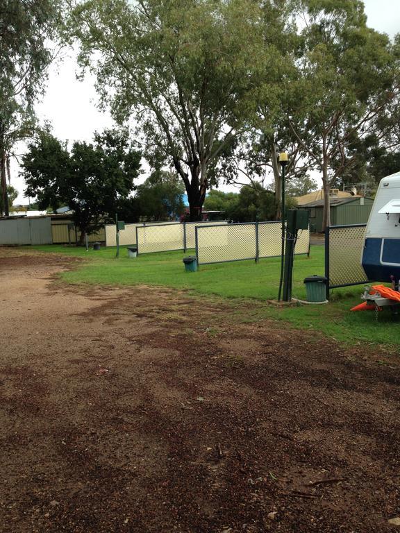 Newell Hwy Caravan Park Parkes Esterno foto