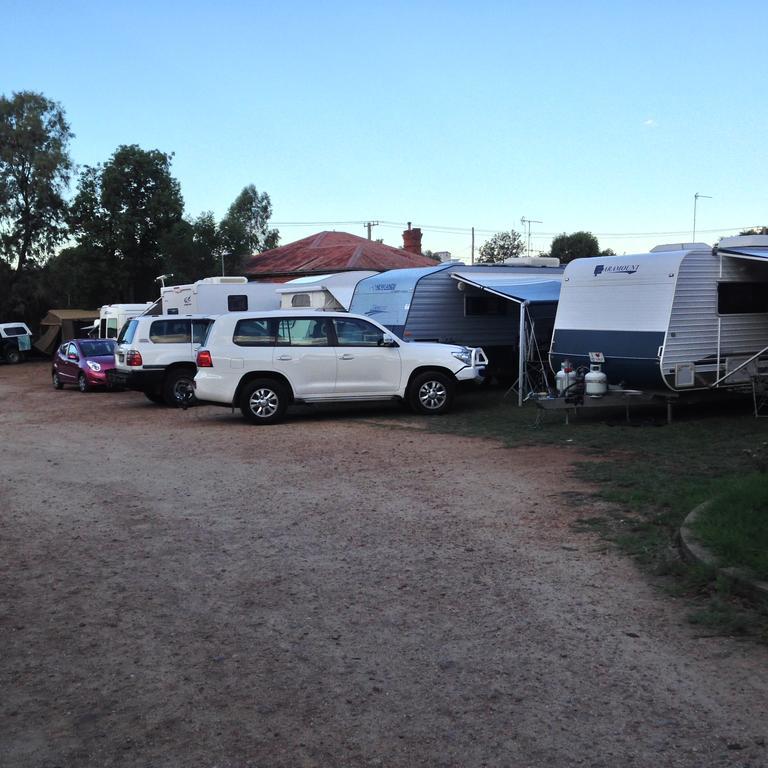 Newell Hwy Caravan Park Parkes Esterno foto