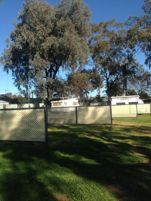 Newell Hwy Caravan Park Parkes Esterno foto