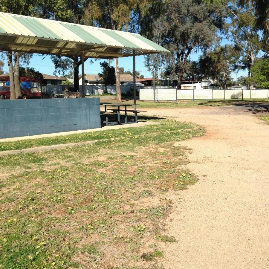 Newell Hwy Caravan Park Parkes Esterno foto