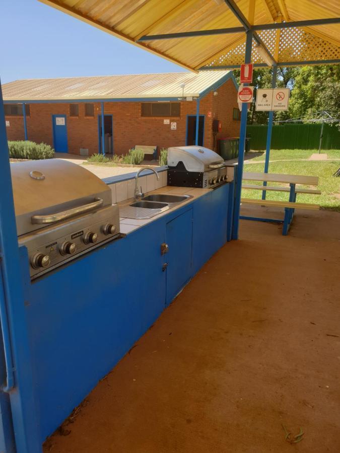 Newell Hwy Caravan Park Parkes Esterno foto